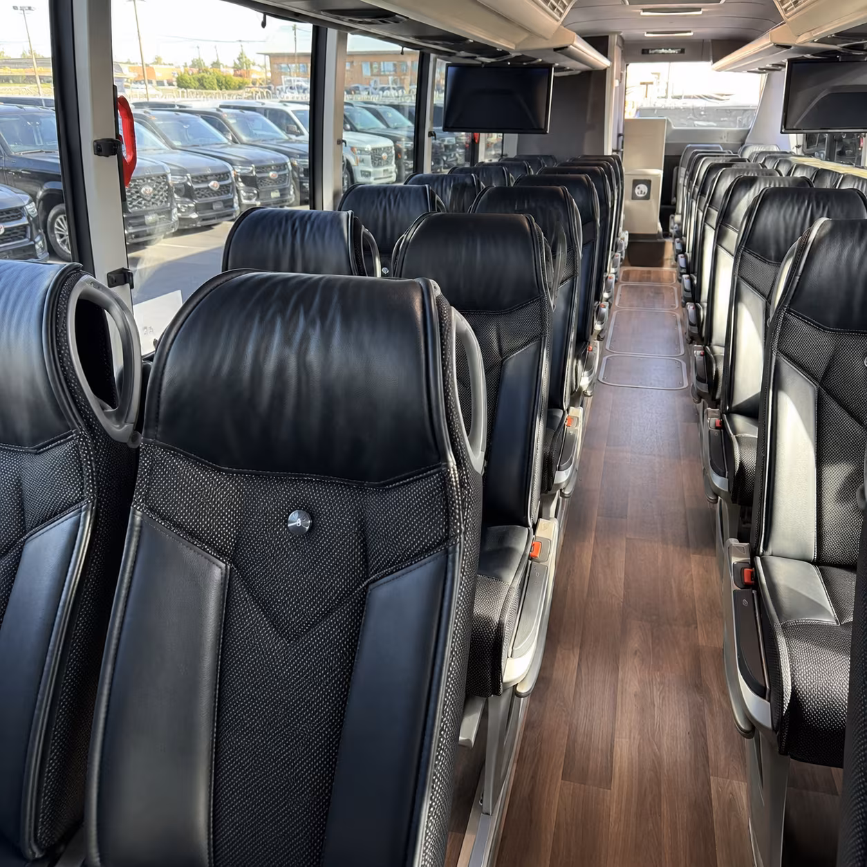 charter buses between msp airport and bloomington convention hotels