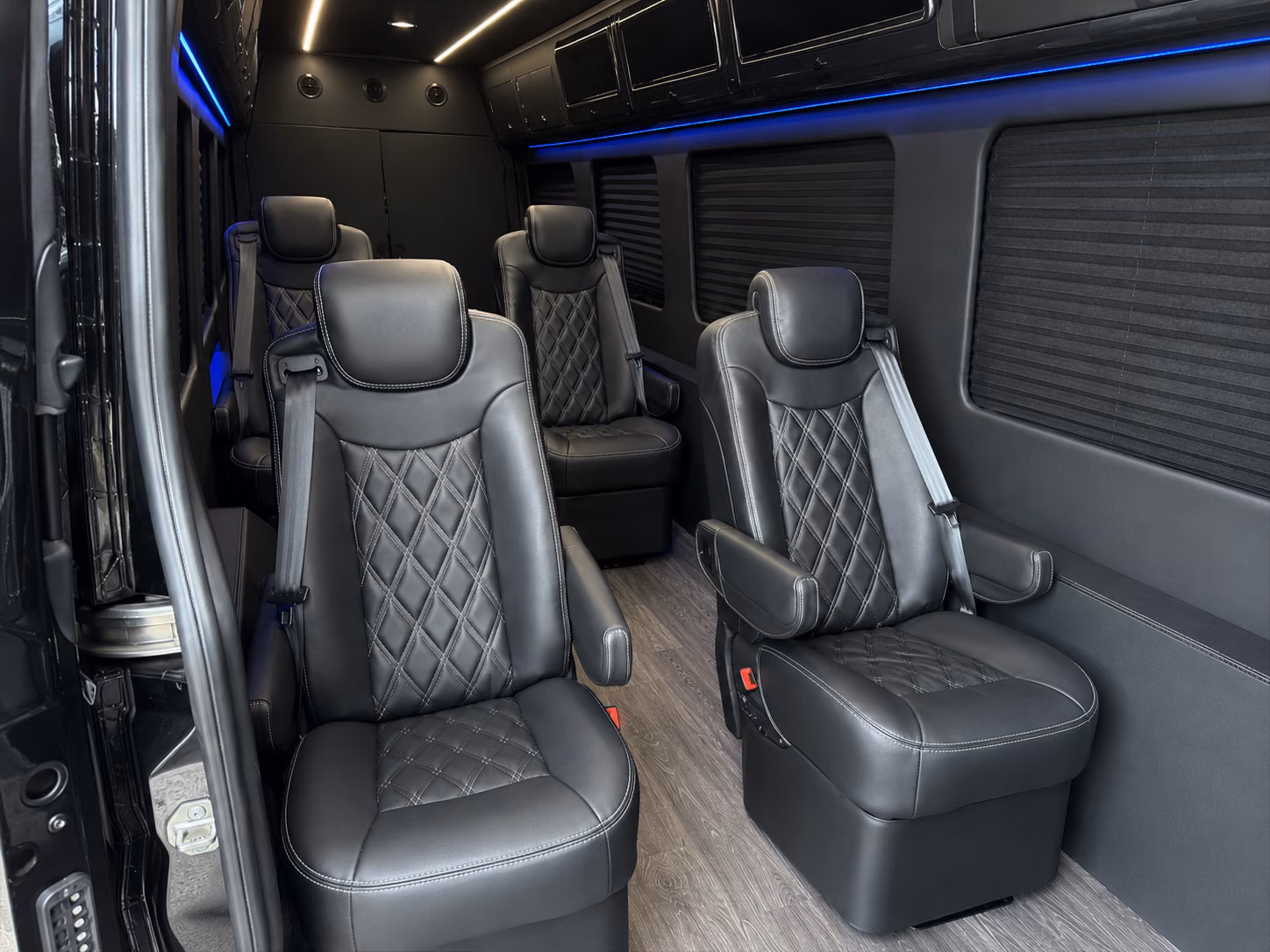 easily book transportation for your next bachelor or bachelorette party 3