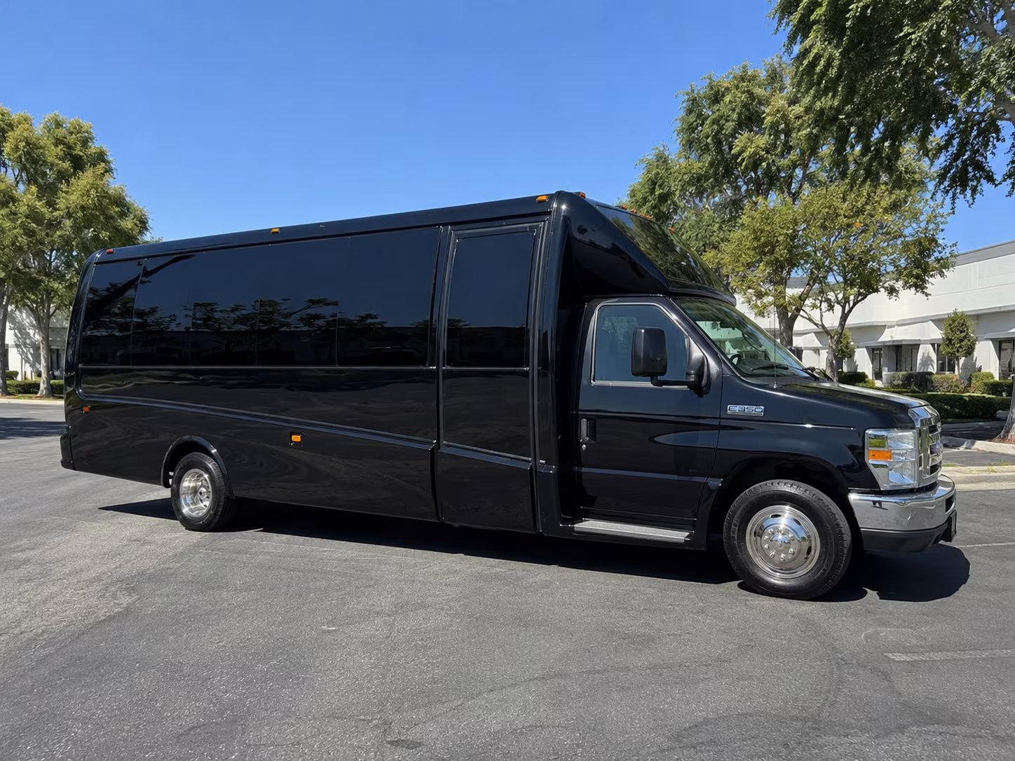 winery and distillery bus rentals for bloomington bachelorette weekends